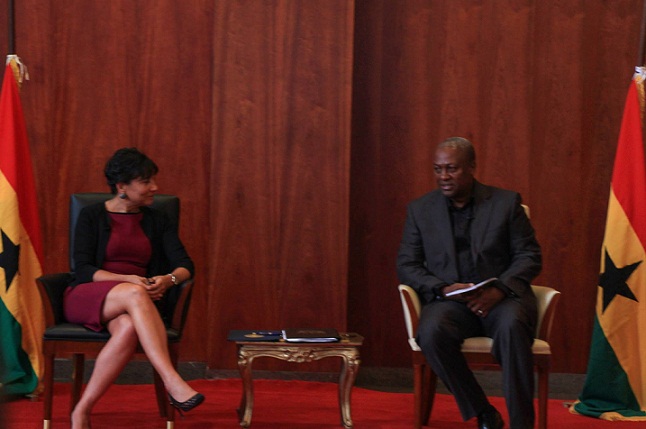 Ms. Penny Pritzker interacting with President Mahama
