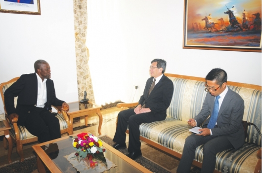 Vice-President Amissah-Arthur holding discussion with the outgoing Japanese Ambassador to Ghana, at the Flagstaff House.